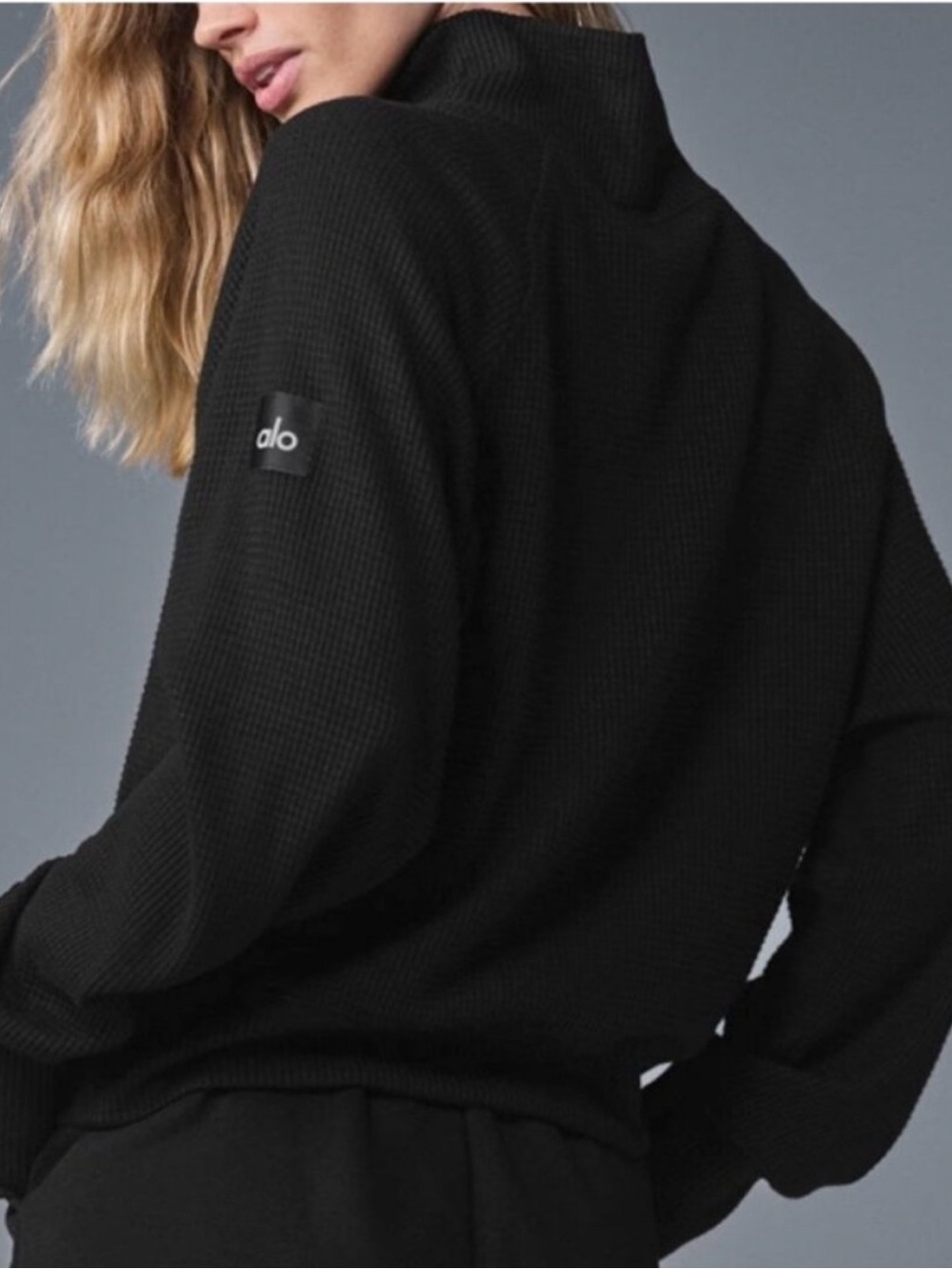 ALO Yoga Waffle Weekend Escape Mock Neck Long Sleeve in Black. Size small.